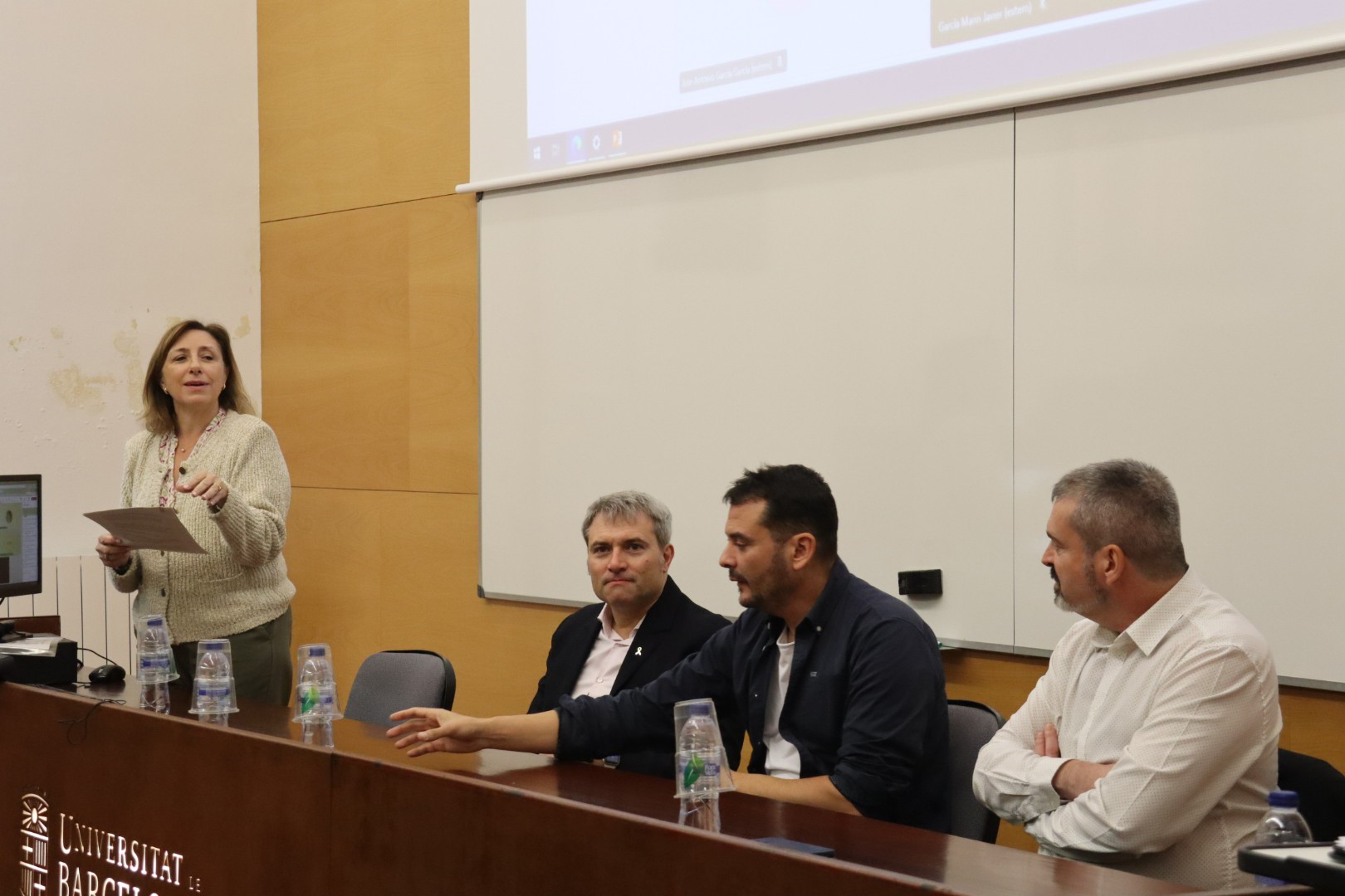 Mercè Pallàs presenta a los ponentes